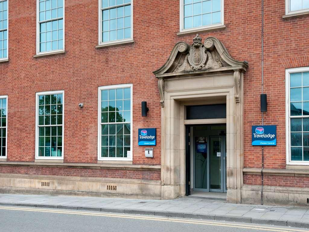 Travelodge Chester Central Exterior photo